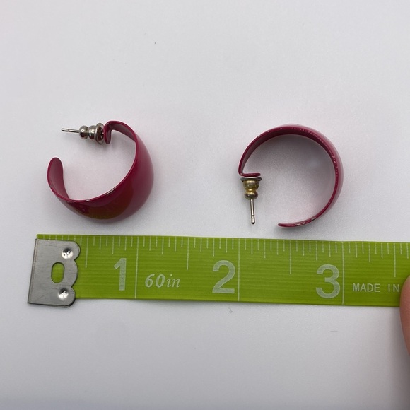 Vintage 1980s Pink Enamel Metal Hoop Post Earrings - Picture 8 of 8